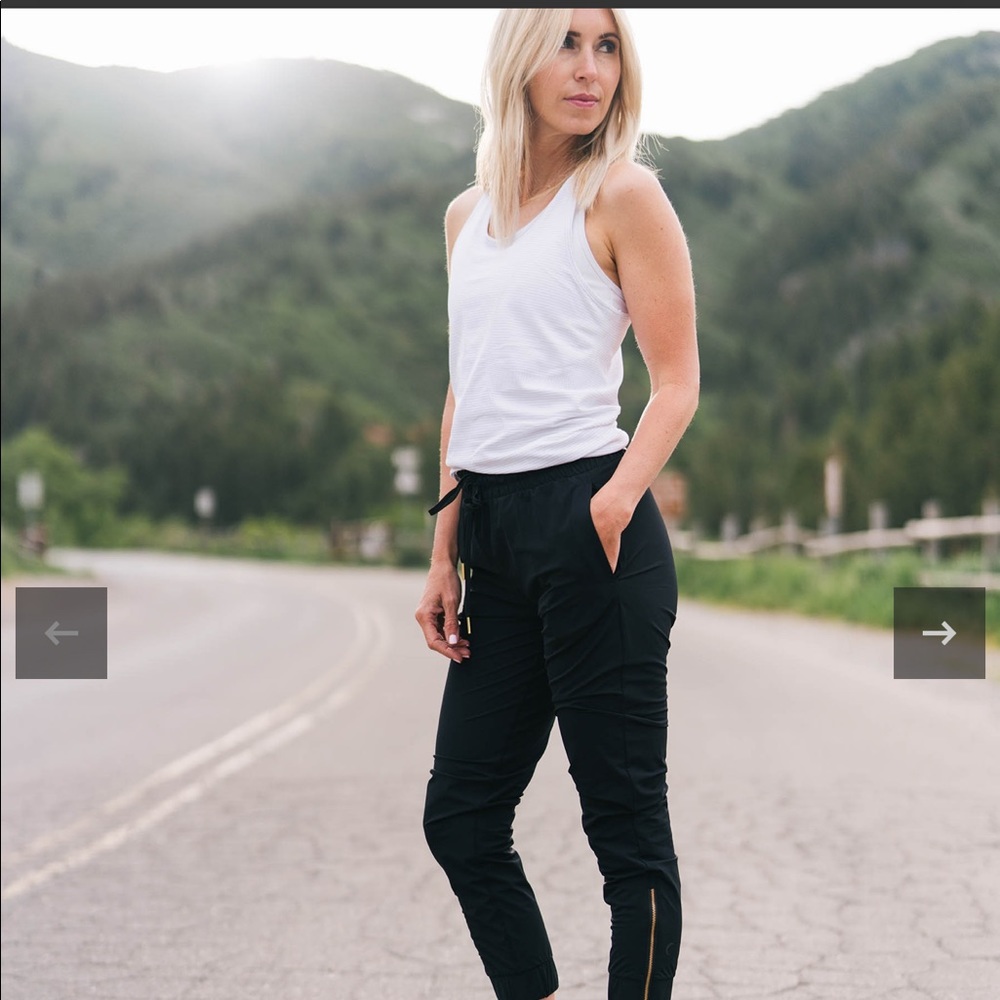 Zyia Everywhere Zipper Jogger